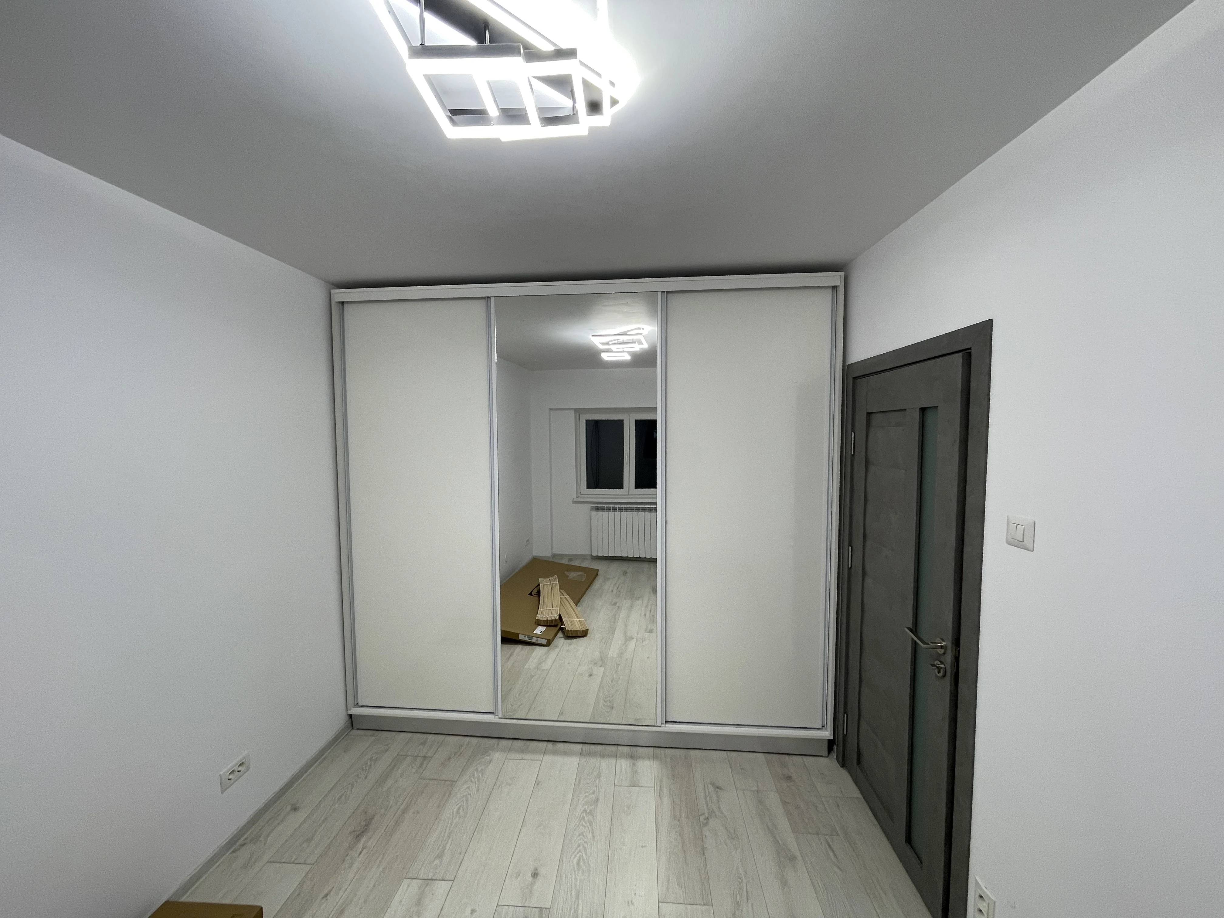 Dressing la comandă din PAL alb super lucios – Bacău – Dressing la comandă în Bacău – Epoxym (imagine 3)