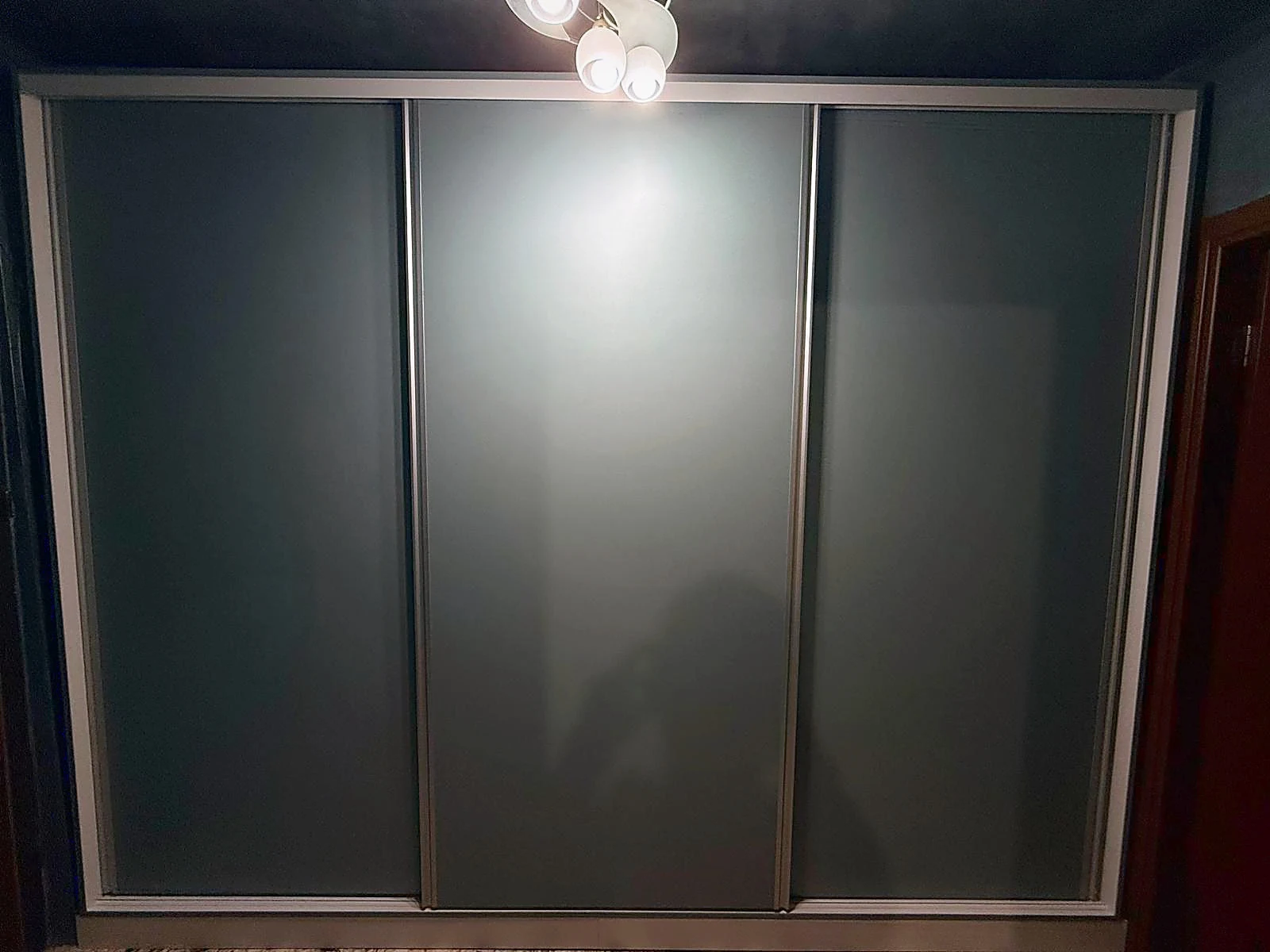 Dressing la comandă din PAL verde Vjord – Bacău – Dressing la comandă în Bacău – Epoxym (imagine 3)