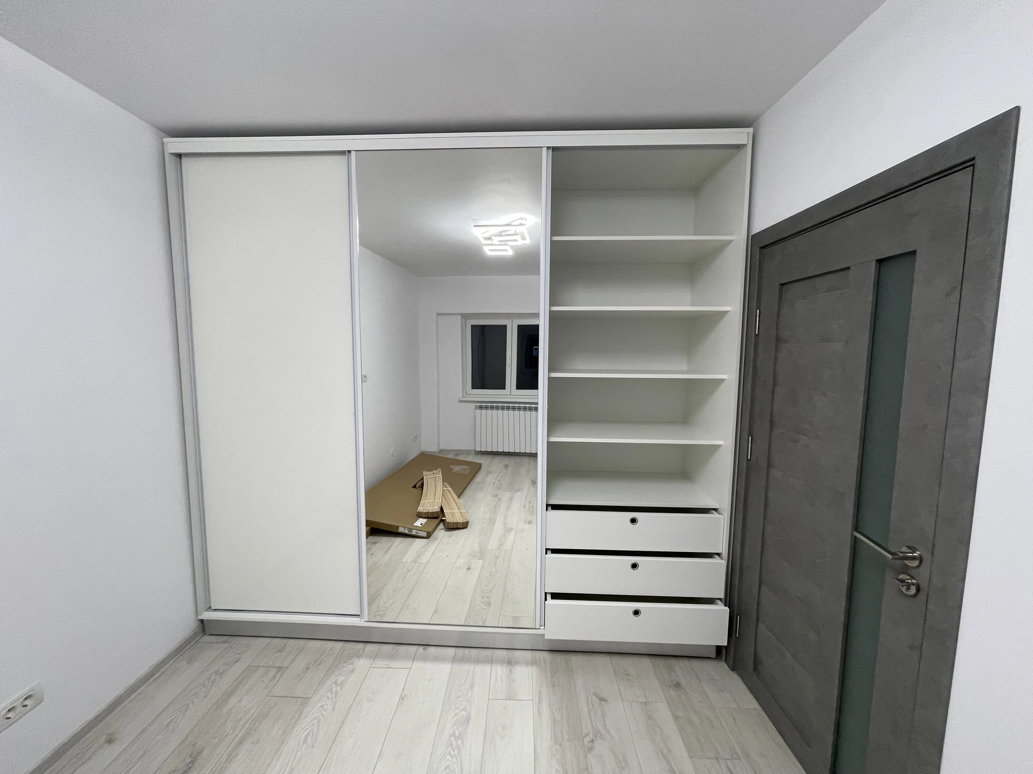 Dressing la comandă din PAL alb super lucios – Bacău – Dressing la comandă în Bacău – Epoxym (imagine 4)