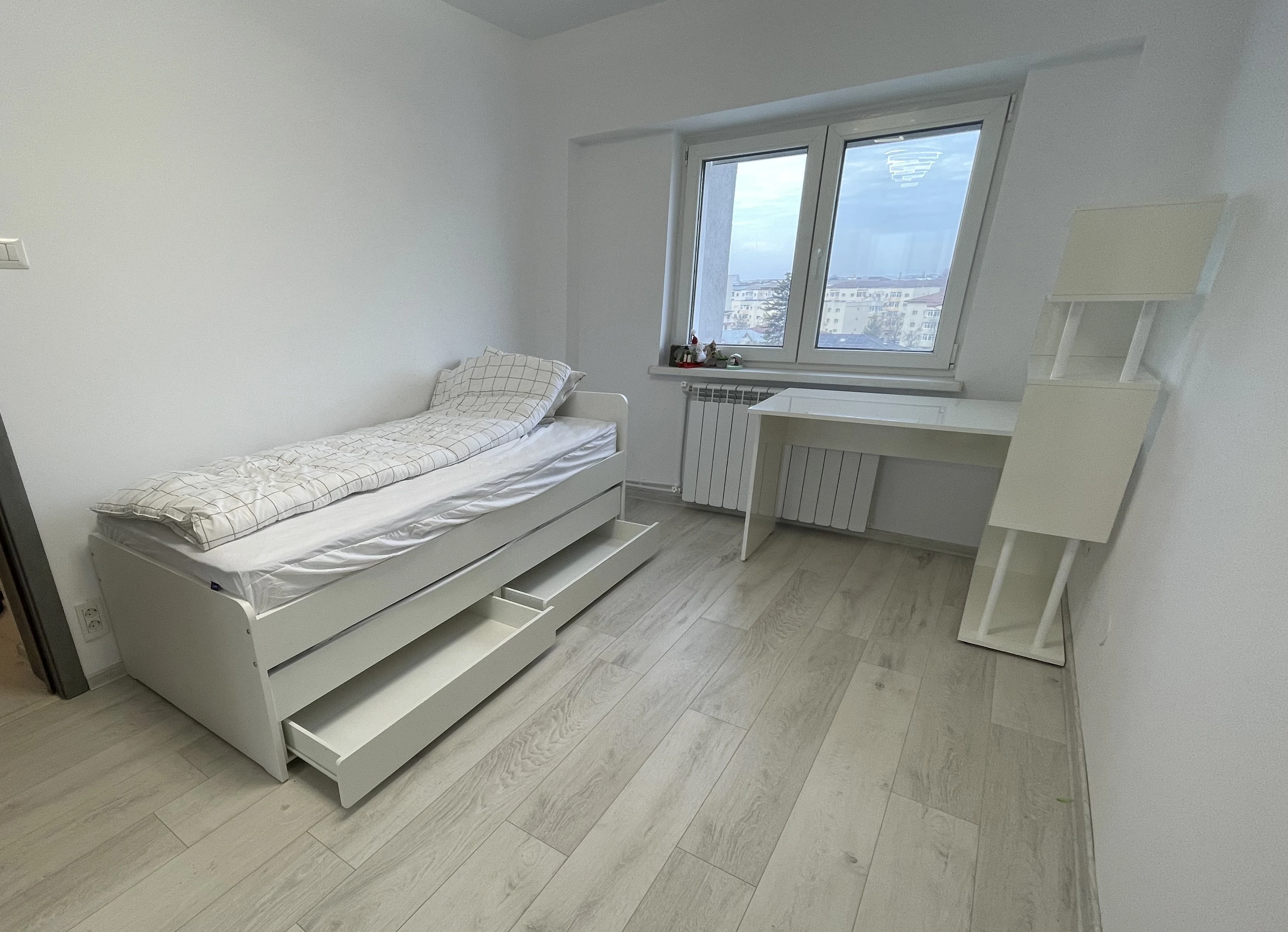 Pat extensibil din MDF alb pentru o persoană, transformabil în pat dublu – Bacău – Mobilier dormitor la comandă în Bacău – Epoxym (imagine 3)